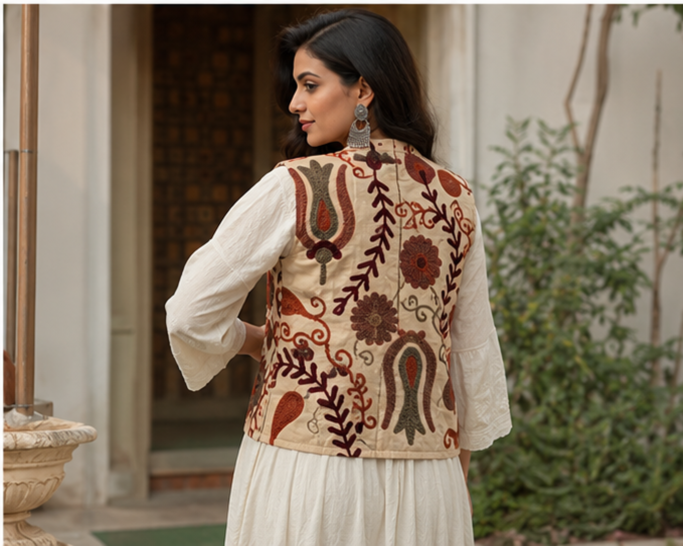 Kashmiri Aari Embroidered Woolen Jacket – Ivory Heritage Motif